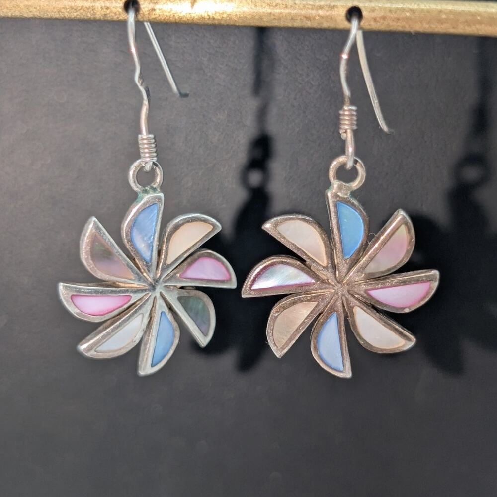 Vtg 925 Sterling Silver Mother of Pearl Inlay Pinwheel Design Dangle Earrings